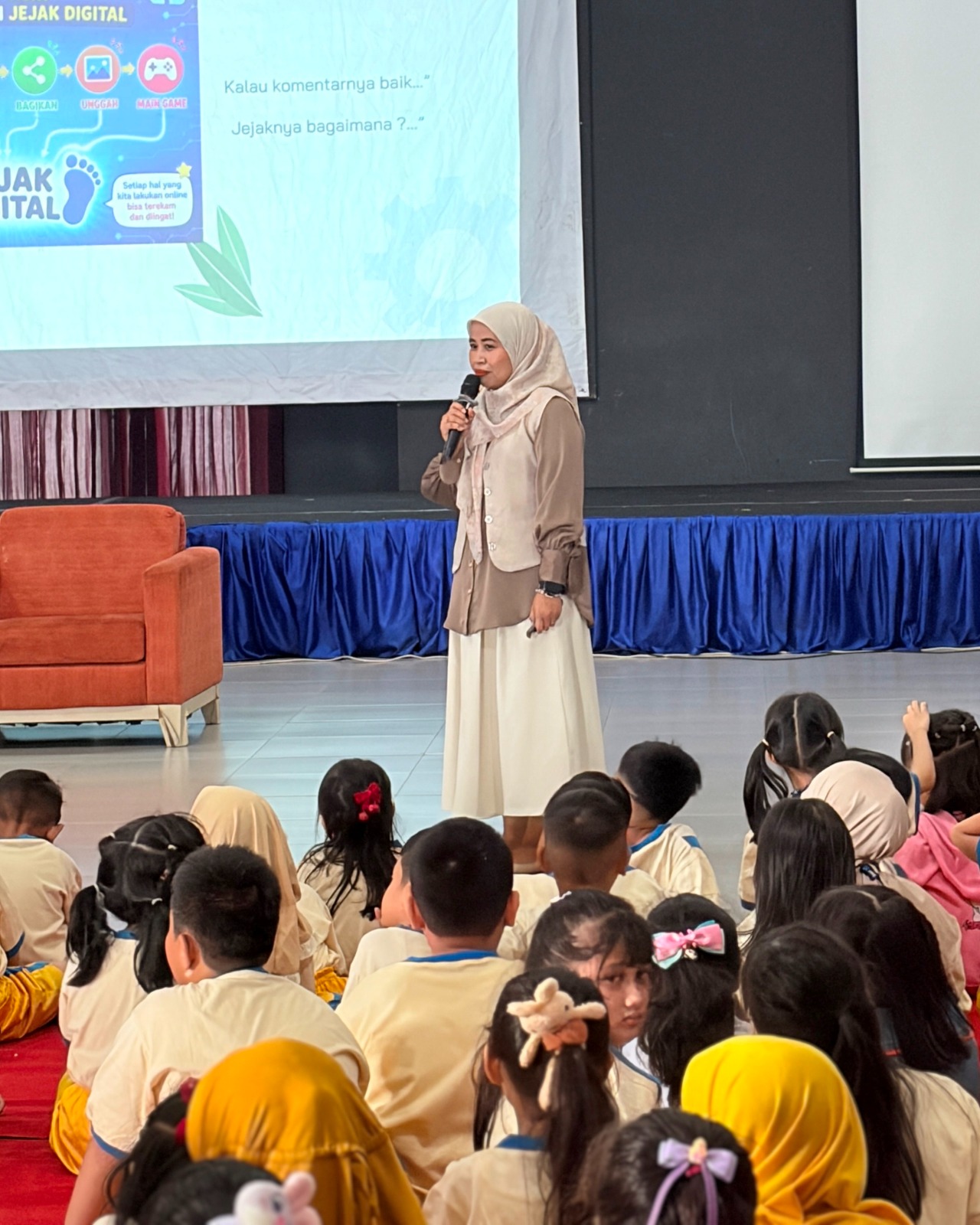 Bekali Ratusan Siswa SD Darma Bangsa Hadapi Dunia Digital, Dosen PTI Kampus Unggul IIB Darmajaya Jadi Keynote Speaker